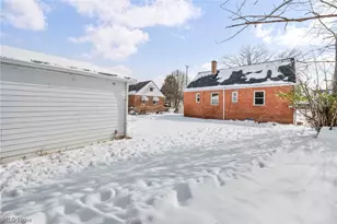 20261 Fuller Ave, Euclid, OH 44123 - Photo 5