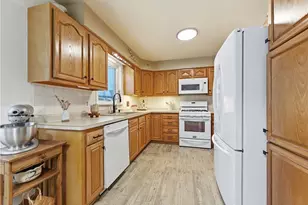 4656 Pinegrove Ave, Austintown, OH 44515 - Photo 9