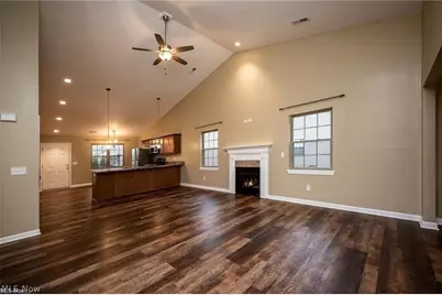 36 Hawks Landing #36, Cortland, OH 44410 - Photo 3