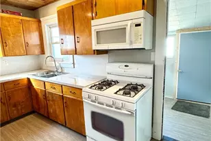 222 Sycamore St, Coshocton, OH 43812 - Photo 9