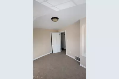 579 E 260th Street, Euclid, OH 44132 - Photo 7