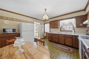 687 Lockwood Rd, Barberton, OH 44203 - Photo 11