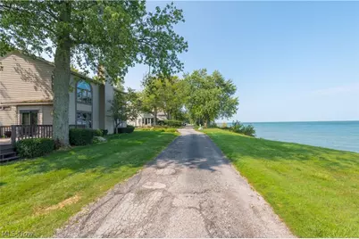 4502 Edgewater Drive, Sheffield Lake, OH 44054 - Photo 41