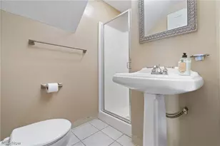 715 Carol Ln, Elyria, OH 44035 - Photo 21