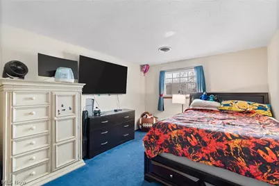 715 Carol Lane, Elyria, OH 44035 - Photo 15