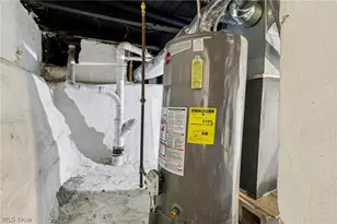 575 Flora Ave, Akron, OH 44314 - Photo 37