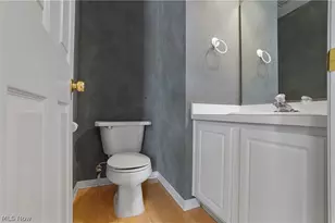 421 W Reserve Dr, Cuyahoga Falls, OH 44223 - Photo 23