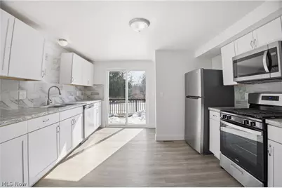 1039 Laverne Avenue, Boardman, OH 44511 - Photo 5