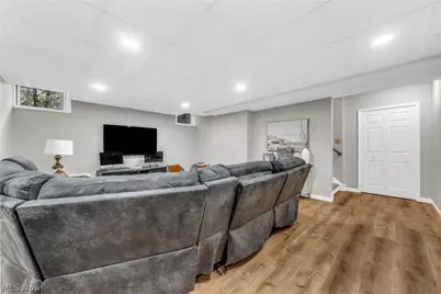 8851 Spring Valley Drive, Grandview Heights, OH 44147 - Photo 39