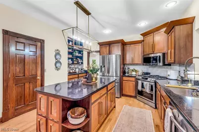 8851 Spring Valley Drive, Grandview Heights, OH 44147 - Photo 11