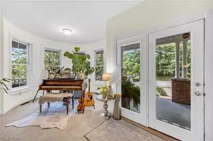 8851 Spring Valley Dr, Grandview Heights, OH 44147 - Photo 17