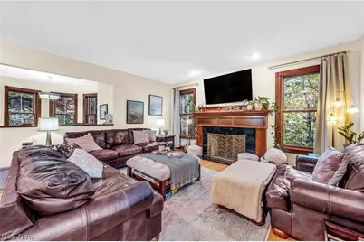 8851 Spring Valley Drive, Grandview Heights, OH 44147 - Photo 7