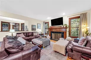 8851 Spring Valley Dr, Grandview Heights, OH 44147 - Photo 7