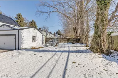 1040 Thorndale Drive, Akron, OH 44320 - Photo 39