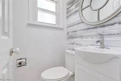 1040 Thorndale Drive, Akron, OH 44320 - Photo 19