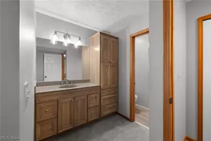 6667 Hidden Lake Trail, Brecksville, OH 44141 - Photo 13