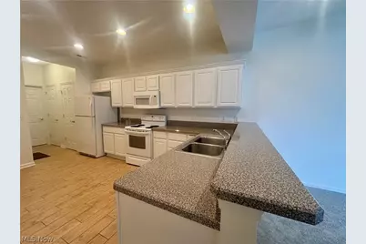 404 River Glen Drive NE, Warren, OH 44484 - Photo 11