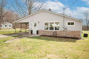 202 Cleveland Ave E, Warren, OH 44483 - Photo 3