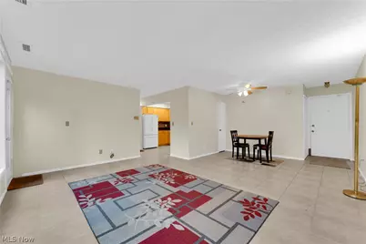 985 Canyon View Road #108-D, Northfield, OH 44067 - Photo 5