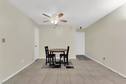 985 Canyon View Road #108-D, Northfield, OH 44067 - Photo 3