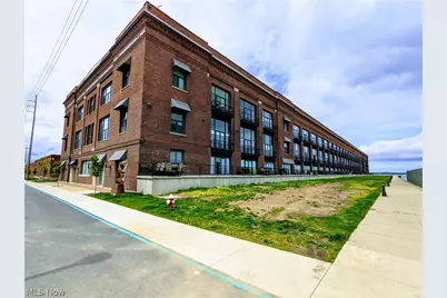 401 W Shoreline Drive #204, Sandusky, OH 44870 - Photo 1