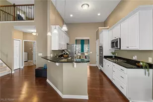 10453 Dogwood Dr, Aurora, OH 44202 - Photo 5