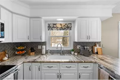 8445 Stoney Brook Drive, Chagrin Falls, OH 44023 - Photo 15