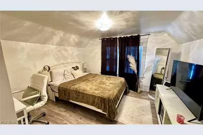 4001 E 54th Street, Newburgh Heights, OH 44105 - Photo 15