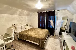 4001 E 54th St, Newburgh Heights, OH 44105 - Photo 15