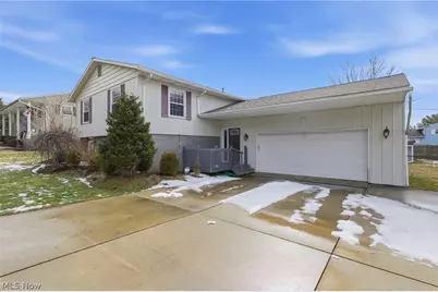 5132 Ridgeglen Circle NW, Canton, OH 44708 - Photo 3