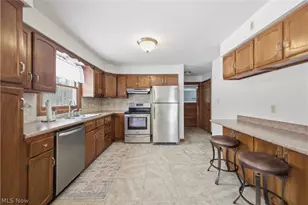 1016 W Pine Lake Rd, North Lima, OH 44452 - Photo 7