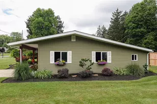 8075 Crestwood Dr, Garrettsville, OH 44231 - Photo 3