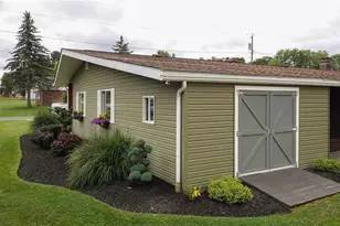 8075 Crestwood Dr, Garrettsville, OH 44231 - Photo 5