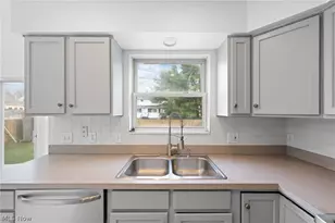 29008 Uxbridge Dr, Willowick, OH 44095 - Photo 13