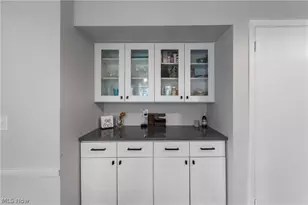 23650 Shelburne Rd, Huber Heights, OH 44122 - Photo 9