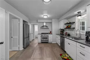 23650 Shelburne Rd, Huber Heights, OH 44122 - Photo 3