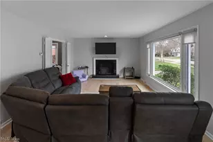 23650 Shelburne Rd, Huber Heights, OH 44122 - Photo 13