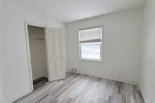15521 Corkhill Rd, Maple Heights, OH 44137 - Photo 9