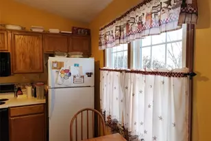 810 Amherst Ln, Brunswick, OH 44212 - Photo 3