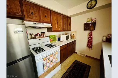 2275 Edwin Avenue, Akron, OH 44314 - Photo 9