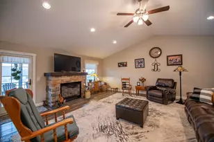 3912 Clay Ct SE, Dennison, OH 44621 - Photo 15