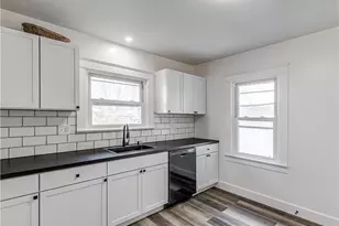 577 Essex St, Akron, OH 44306 - Photo 3