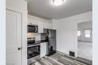 577 Essex Street, Akron, OH 44306 - Photo 5