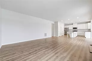 9397 Winfield Ln, North Ridgeville, OH 44039 - Photo 15