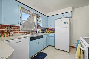 97 Rosary Dr, Campbell, OH 44405 - Photo 5