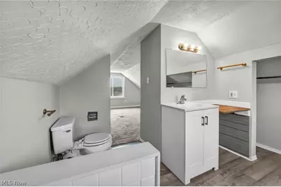 1084 Shannon Avenue, Barberton, OH 44203 - Photo 35