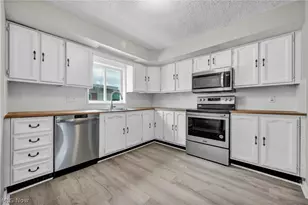 1084 Shannon Ave, Barberton, OH 44203 - Photo 7