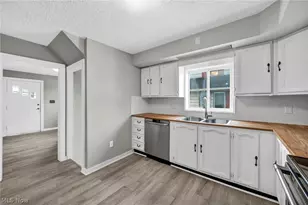 1084 Shannon Ave, Barberton, OH 44203 - Photo 13