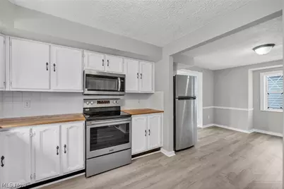 1084 Shannon Avenue, Barberton, OH 44203 - Photo 11