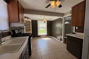 847 Lloyd Rd, Wickliffe, OH 44092 - Photo 7